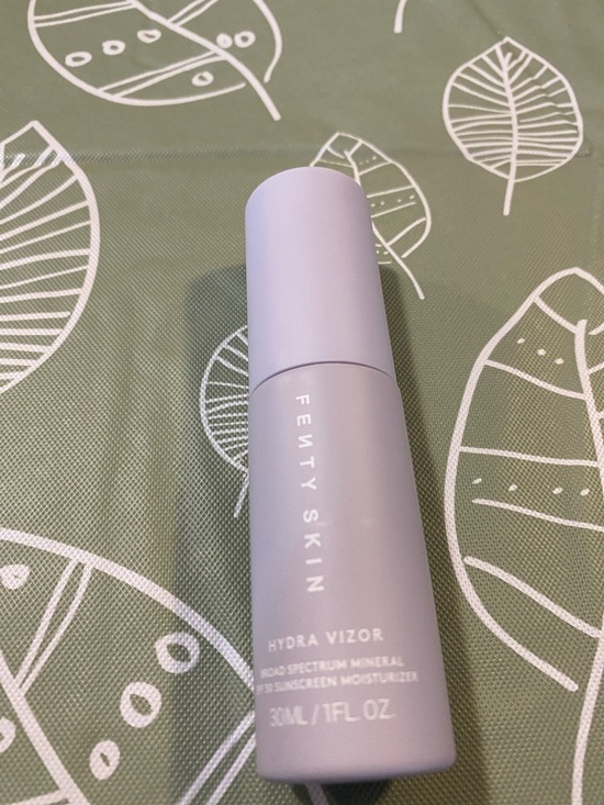 Fenty Beauty Other - Fenty Beauty Hydra Vizor SPF Moisturizer — Lavender